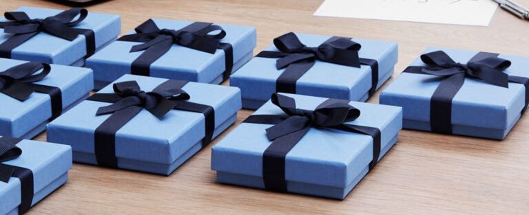 Boost Employee Morale with Thoughtful Business Gifts in Dubai