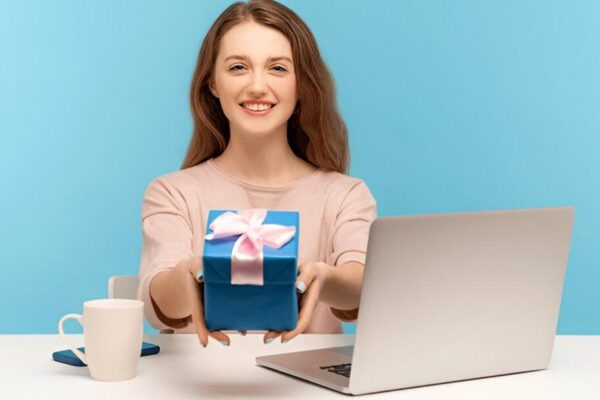 Top Corporate Gifting Ideas to Keep Your Employees Energized This Summer