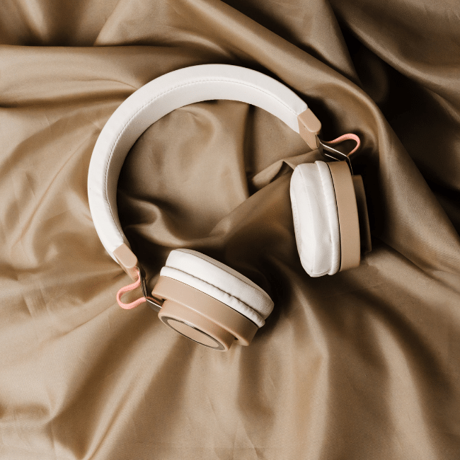 Headphones-3.png
