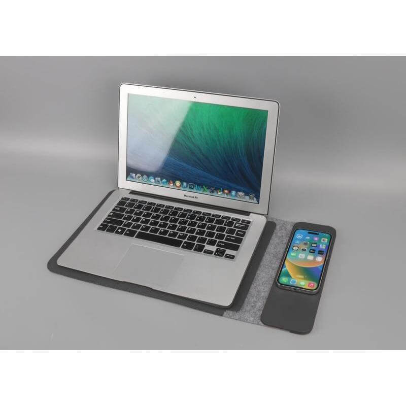 Laptop Sleeve with Wireless Charger6